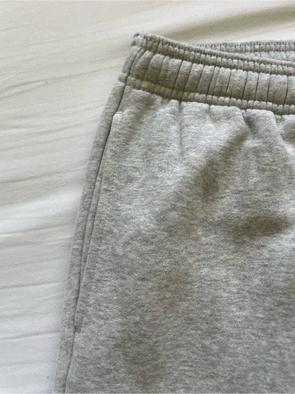 Gap Men’s Fleece Joggers, Size S, Heather Gray, NWT. - Picture 2 of 10